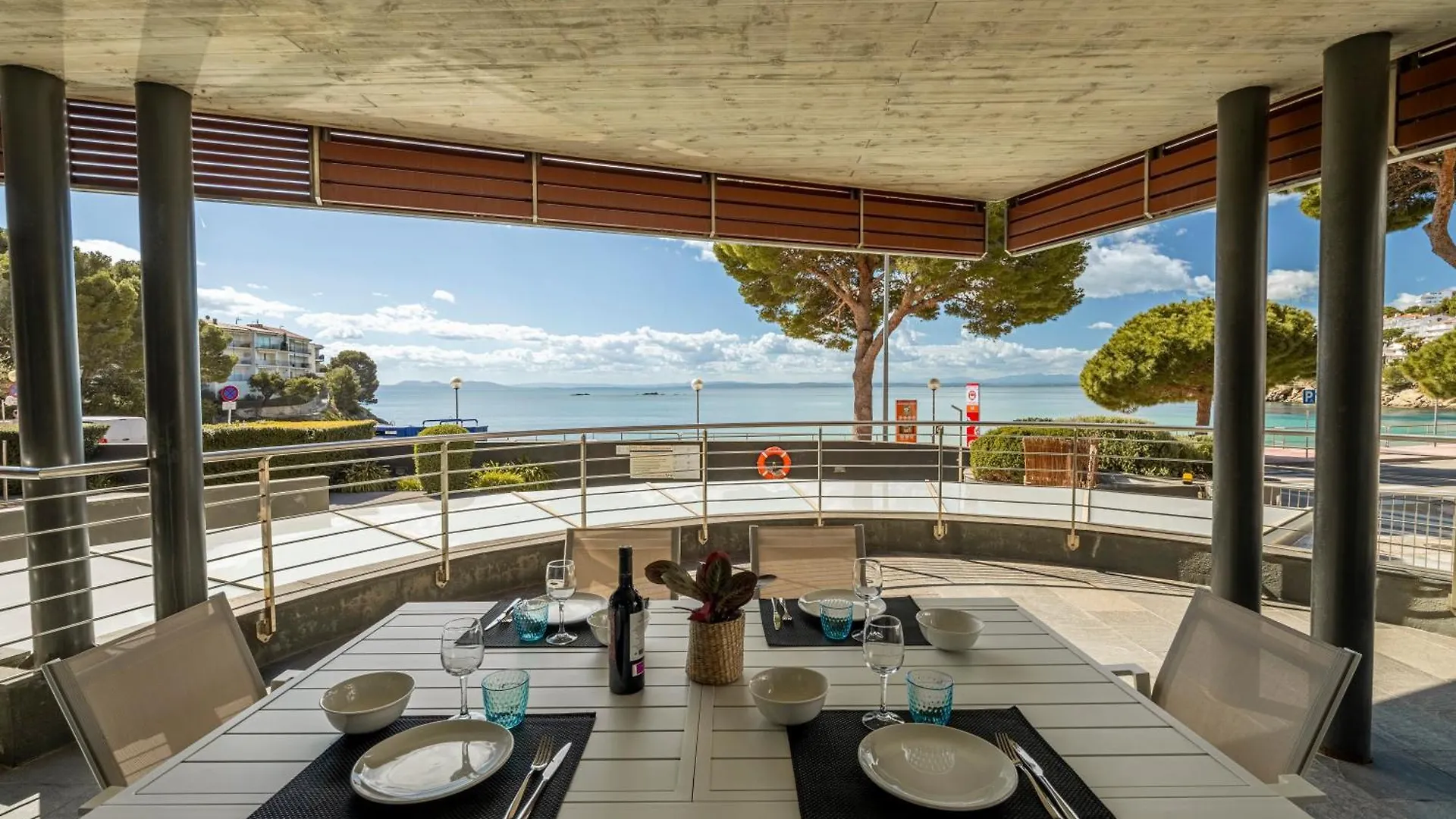 Apartamento Con Gran Terraza Delante Del Mar Росас