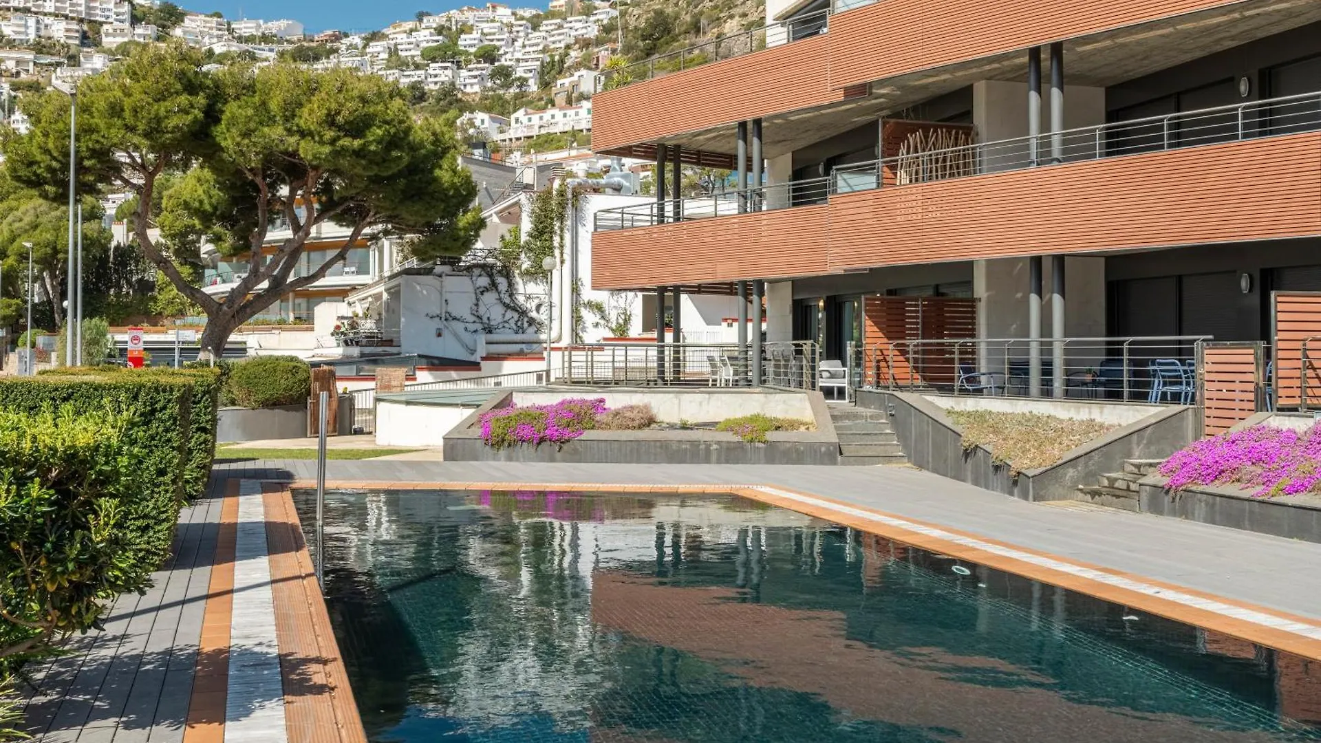 Апартаменты Apartamento Con Gran Terraza Delante Del Mar Росас